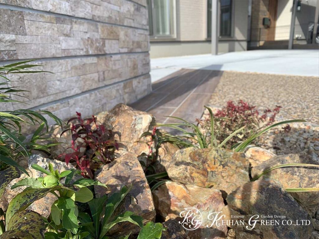 素材の組み合わせで魅せる、やさしいファサード　長浜市