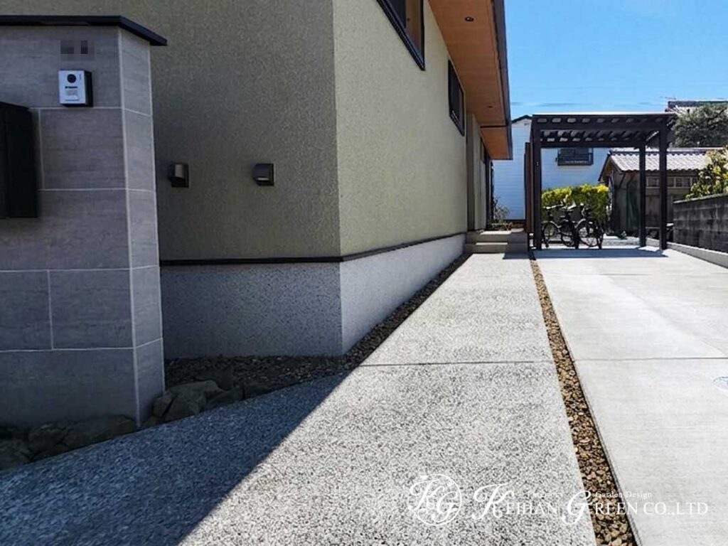 平屋の広がりを引き立てるすっきりデザイン　亀岡市