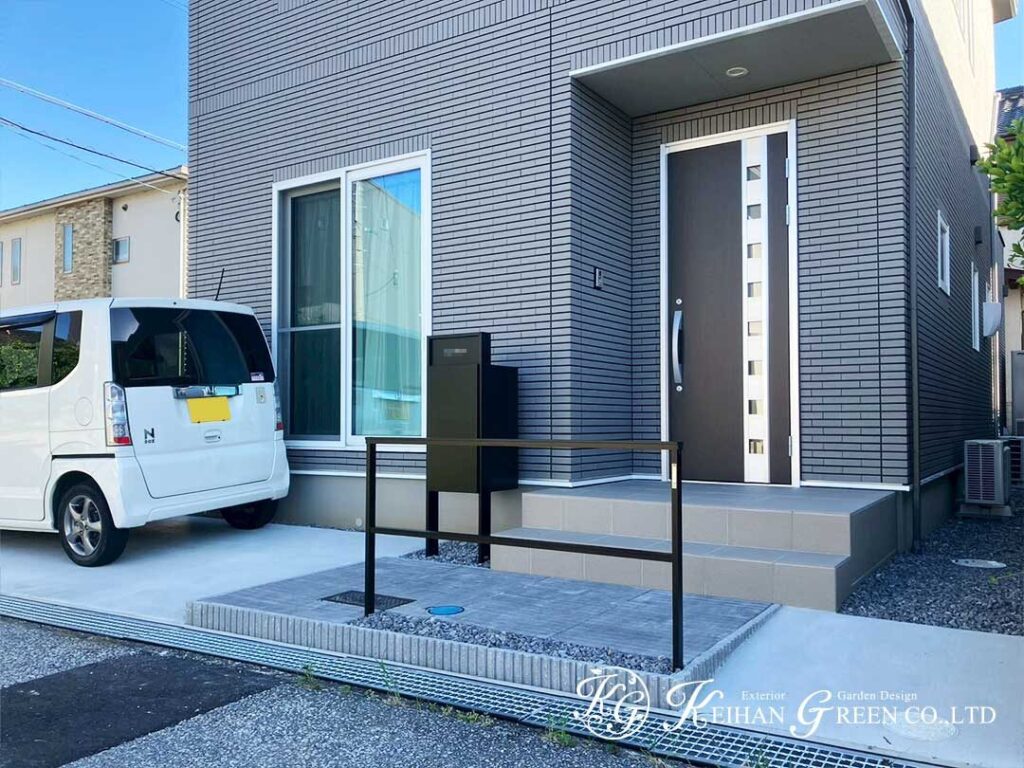 毎日の動線を考えたシンプルな外構デザイン　彦根市