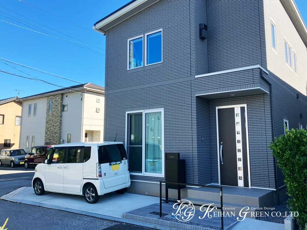 毎日の動線を考えたシンプルな外構デザイン　彦根市