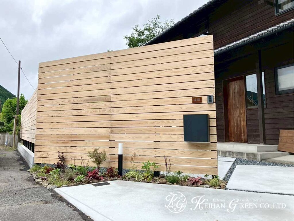 木のぬくもりと安心感をプラスした外構リフォーム　京都市