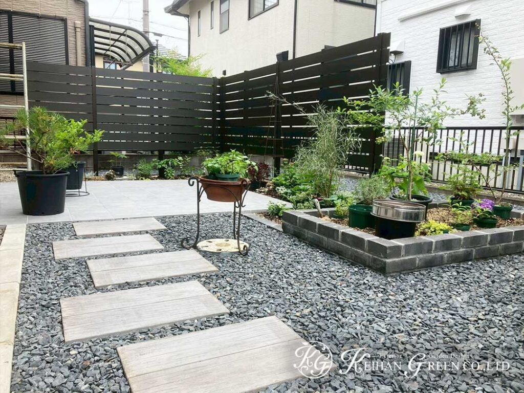 目隠しと緑で心地よく過ごす庭リフォーム　東近江市
