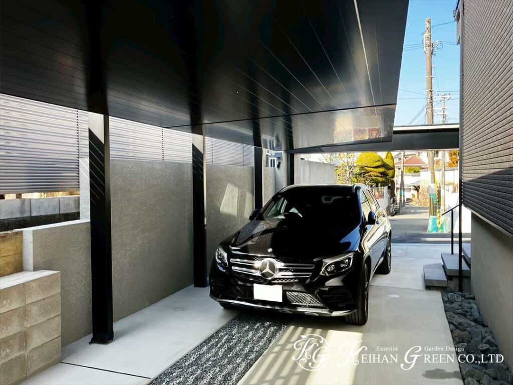 フレームと石調タイルが映える上質なファサード　豊中市