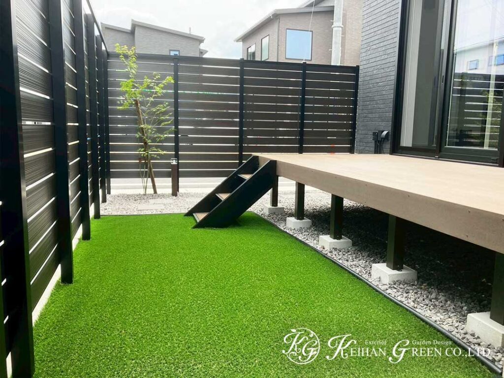 黒×木調でまとめた落ち着きのある外まわり　大津市