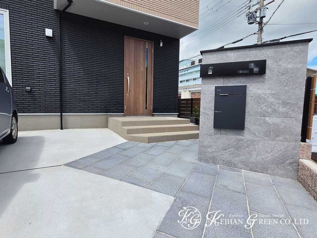 門塀を主役に、すっきりとまとめたファサード　草津市