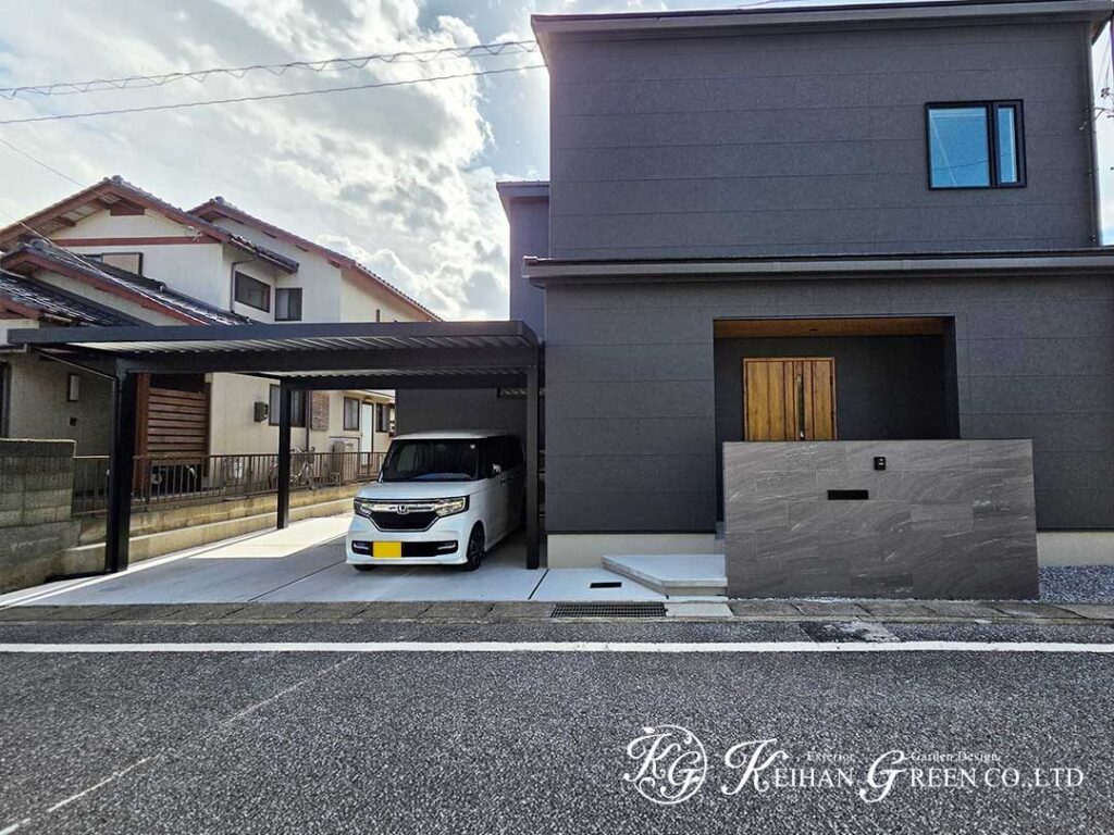 ブラック×グレーで魅せる、洗練された住まいの外まわり　彦根市